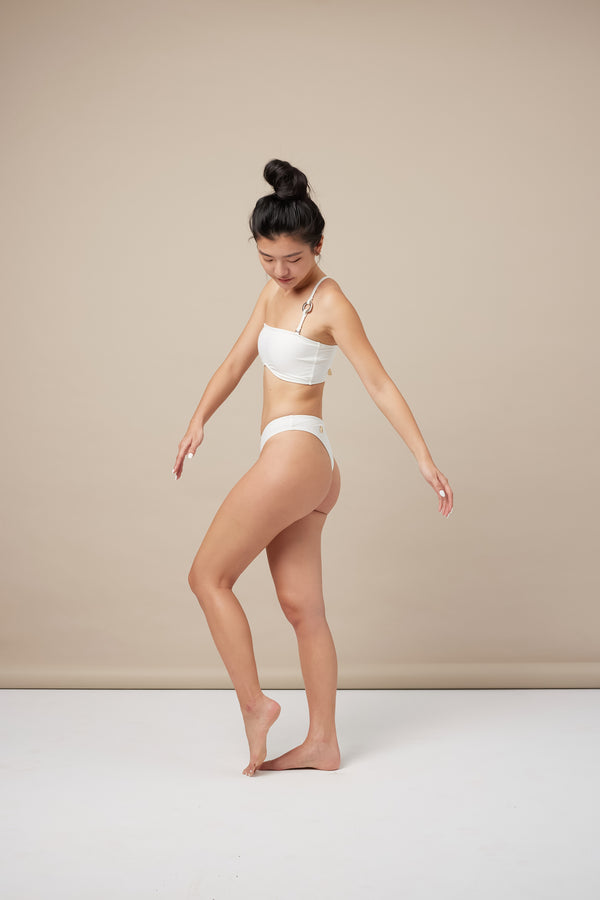 moun moun｜Wine Bottom 美型大挖臀下褲 - #ffffff純白色
